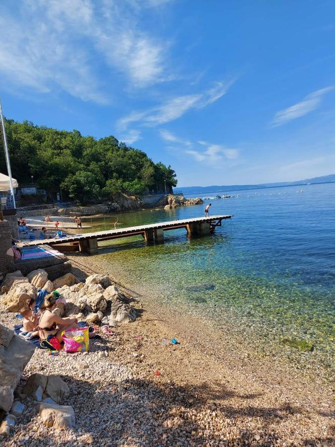 Apartment Ela, Kostrena Rijeka Bagian luar foto
