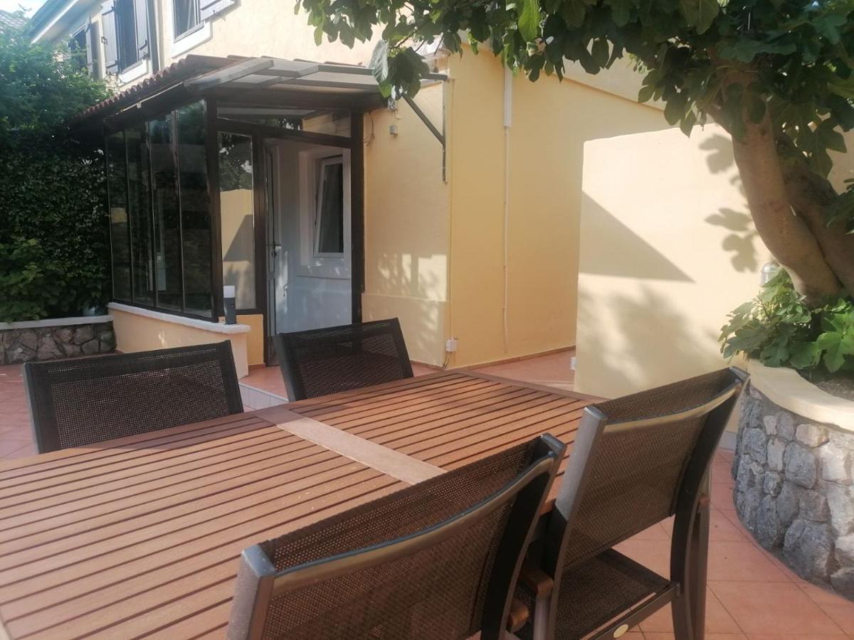 Apartment Ela, Kostrena Rijeka Bagian luar foto